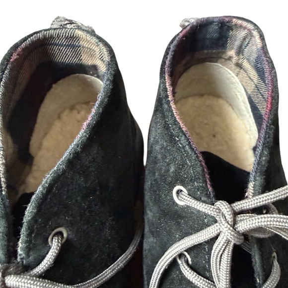 Ugg Kids Canoe Suede Chukka Boots Black Boys Size 4 US Big Kid Shoes Lace Up - Picture 12 of 14